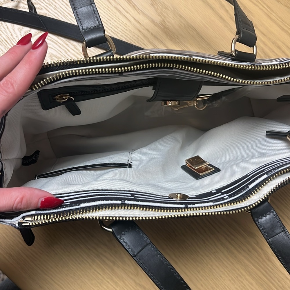 The Sak Black and White Purse - Picture 3 of 4